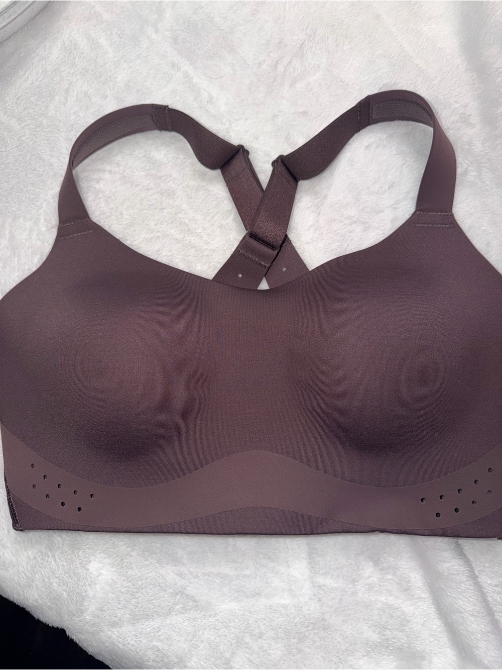 Seamless Wireless Racerback Sports Bra in Plum